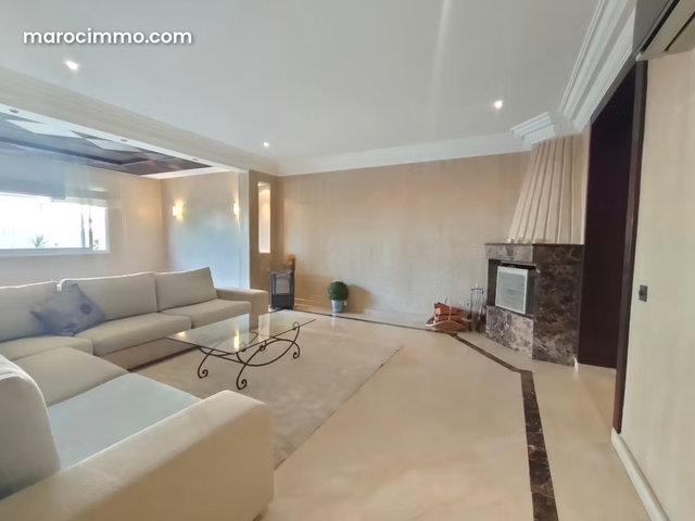 T4 for rent or furnished of 190m² – 3 bedrooms — 3