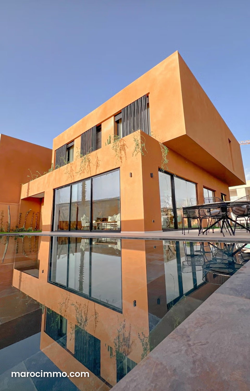 Villa de haut standing à vendre à Route de Tahanaout. Surface totale 260 m². Meublé