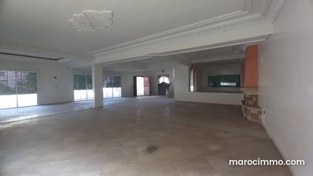 For Sale: Villa with 540m2 Office Space in Mandarona — 2