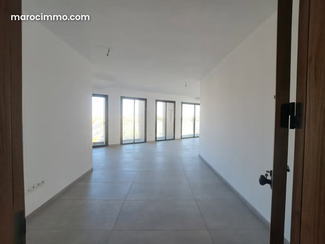117 m² Office for Rent, Bachkou, Casablanca – Upscale and Secure — Casablanca
