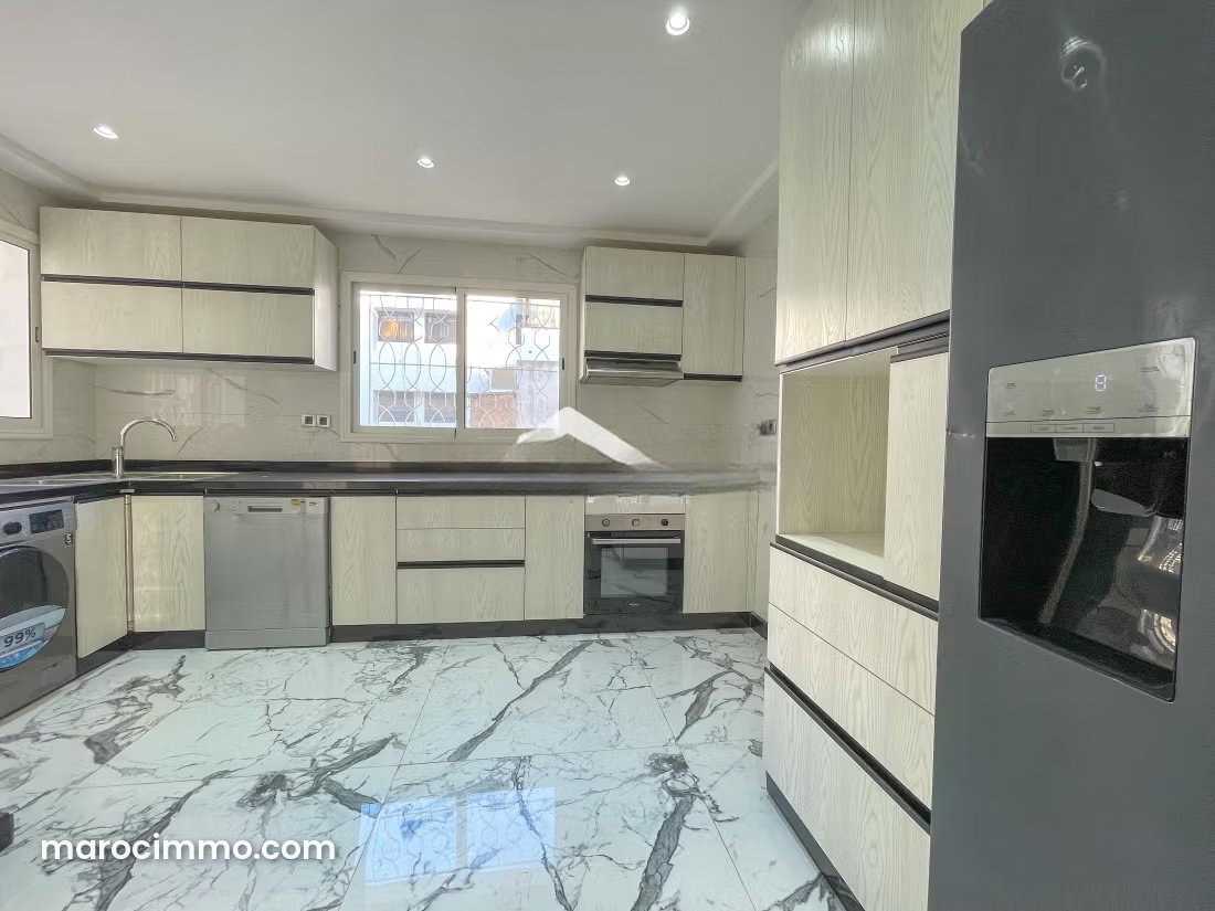 190 m² Apartment with Terrace in the Racine District, Casablanca — Casablanca
