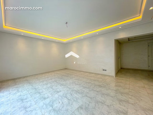 Spacious Root Apartment for Rent with Terrace — 2
