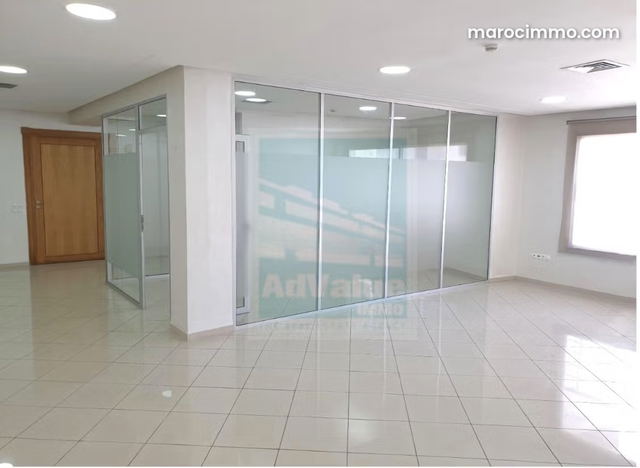 DL. 923: Plateau bureaux à louer à Abdelmoumen — Casablanca