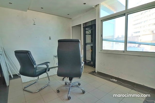 Bureau à vendre sur Benjdia 198 m² — 5