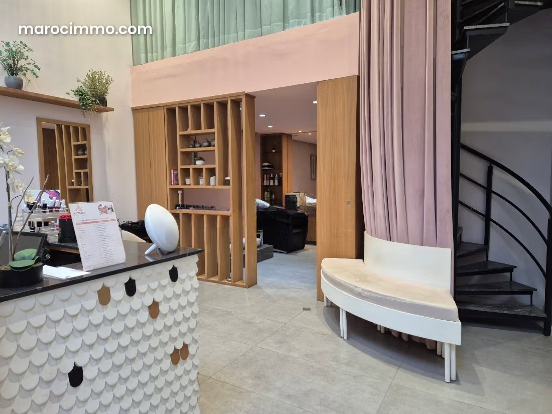 Local commercial 77 m², institut équipé, Beauséjour Casablanca — Casablanca