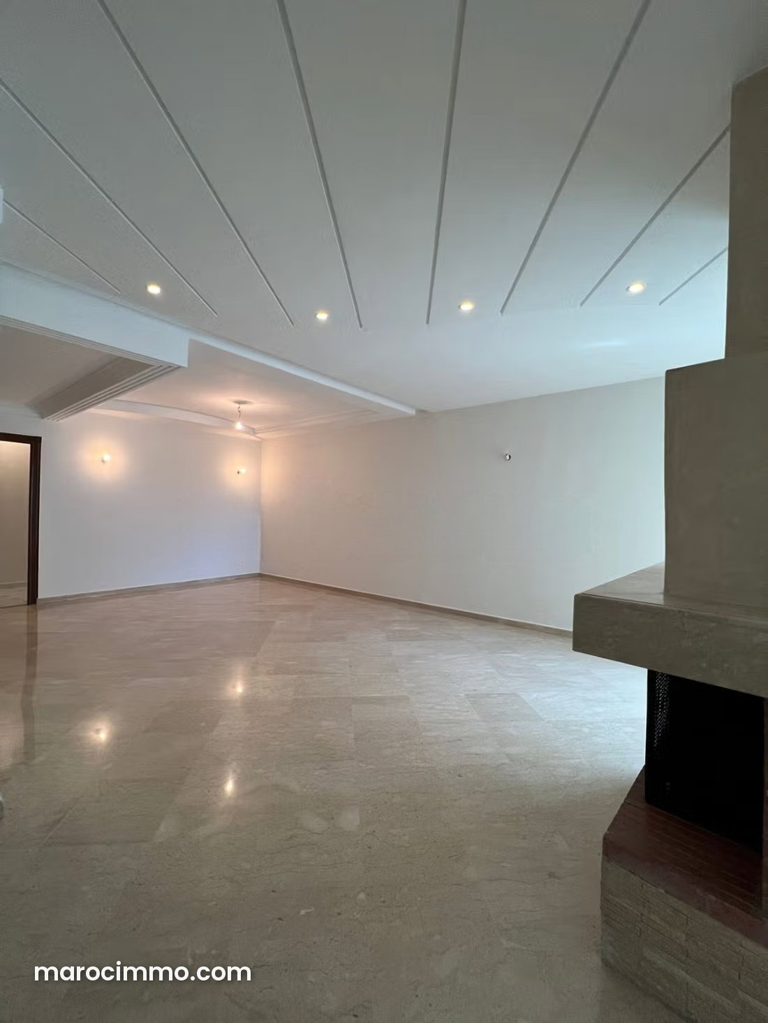 160 sqm Apartment with Fireplace in the Heart of Maarif, Casablanca — Casablanca