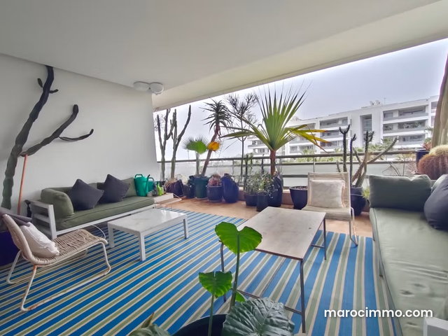 T4 meublé de 200m² – 3 ch. Ch. Perso – terrasse — 2