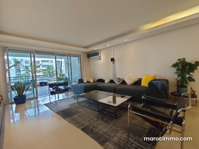 T4 meublé de 200m² – 3 ch. Ch. Perso – terrasse — 3