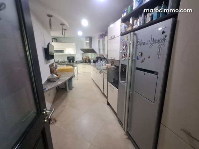 Ventre appartement quartier les hôpitaux — 4
