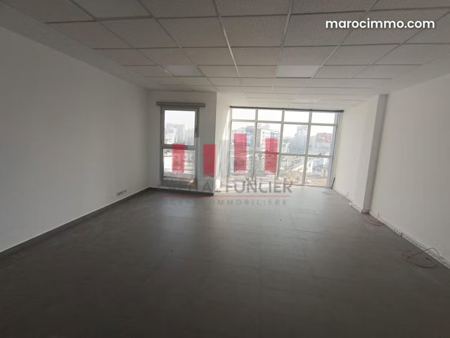 Plateau bureau de 62m2 à la location Bourgogne — 2