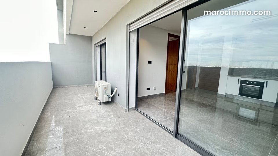 Très bel appartement en location à Casablanca Finance City. 2 grandes pièces. Piscine et service de Conciergerie