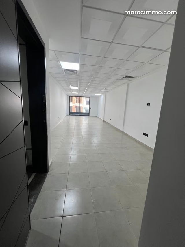Plateau bureau a cheikh zayd laymoune en location — Casablanca
