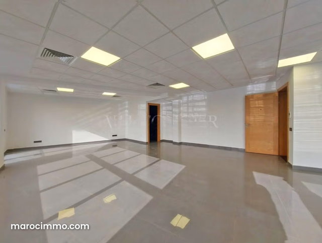 Office space for rent 74m2 near Ghandi with easy parking, Casablanca — 2