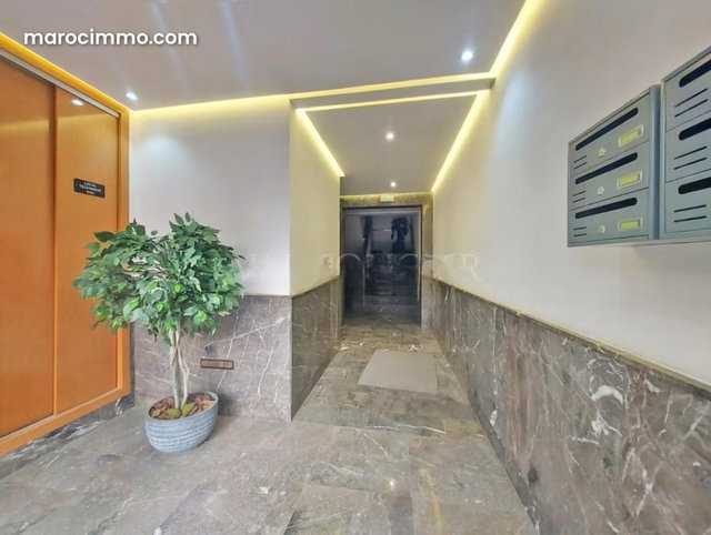 Office space for rent 74m2 near Ghandi with easy parking, Casablanca — 4