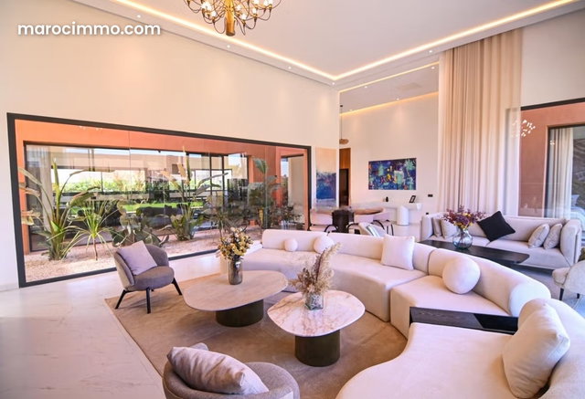 Magnifique villa à vendre à Route Amizmiz. 5 pièces confortables. Air conditionné et cheminée — 3