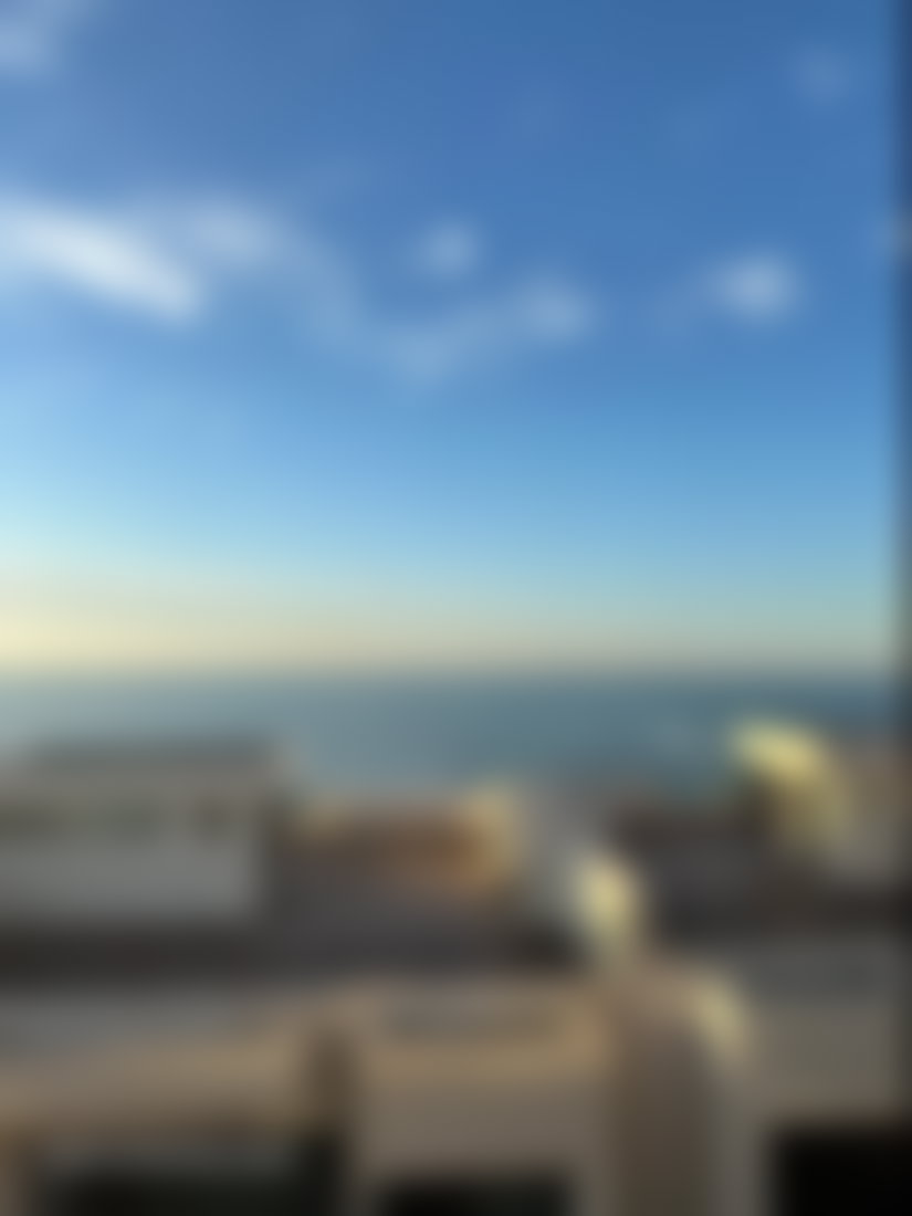 فيلا فاخرة بإطلالة على البحر للبيع في دار بوعزة
