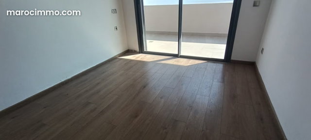 Très bel appartement en location à Oasis. Surface de 120 m². Espaces verts et ascenseur — 5