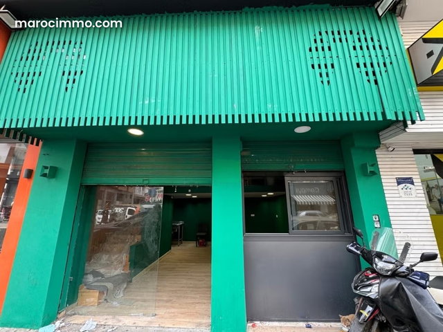 Local commercial à vendre à Bourgogne Est. Surface de 48 m². Système de climatisation — 3