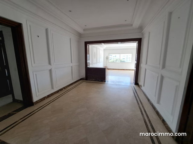 Magnificent Apartment for Sale in Racine 240 m² — 2