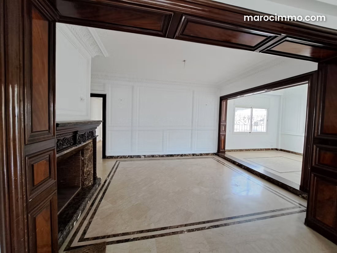 Spacious 240 sqm apartment in Racine, Casablanca, with terrace — Casablanca