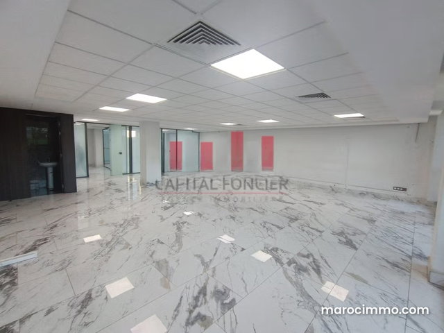 Plateau bureau de 154m2 à la location Les Princesses — 3