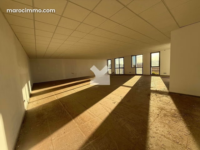 Bureau à Louer de 180.0 m² à Casablanca, Sidi Maarouf — 2