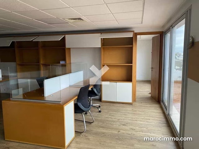 Bureau à Louer de 126.0 m² à Casablanca, Hopitaux — 2