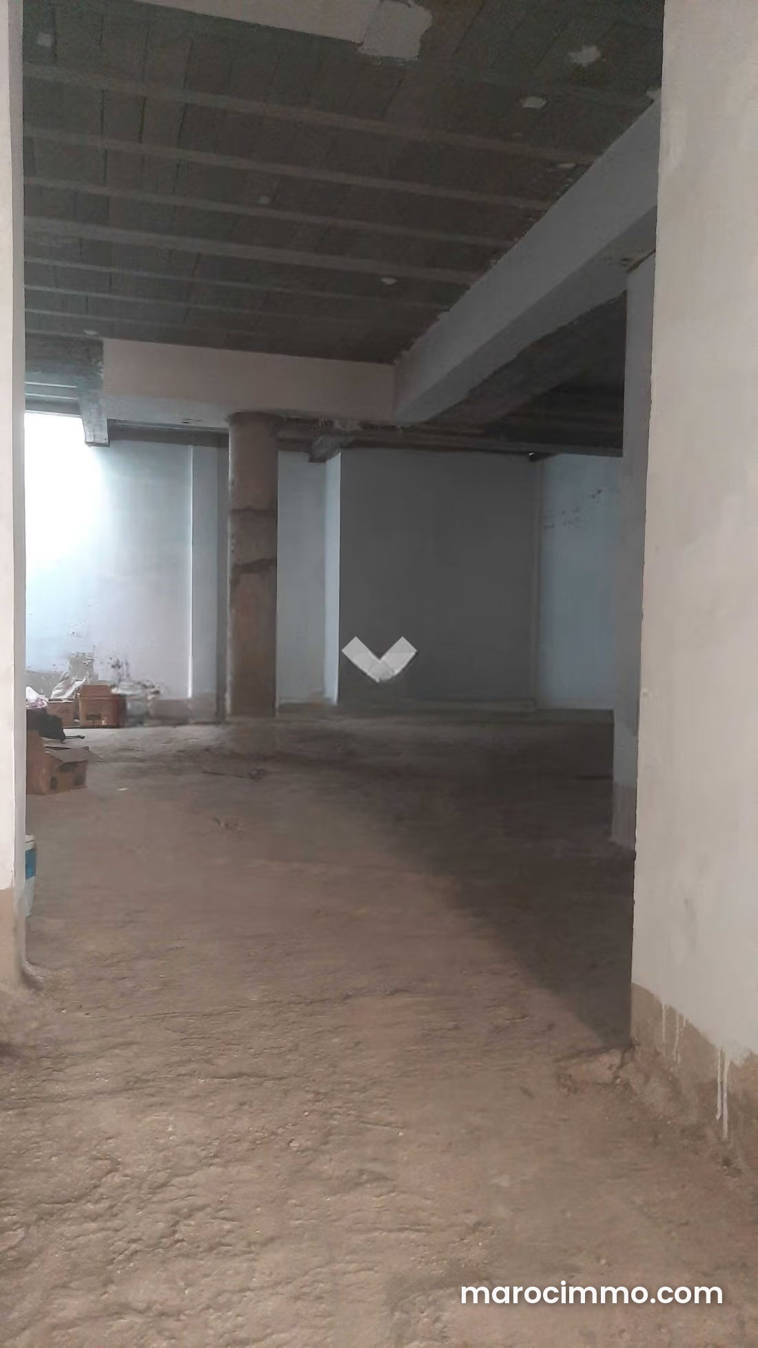 محل تجاري رحب للكراء بحي راسين في الدار البيضاء — الدار البيضاء