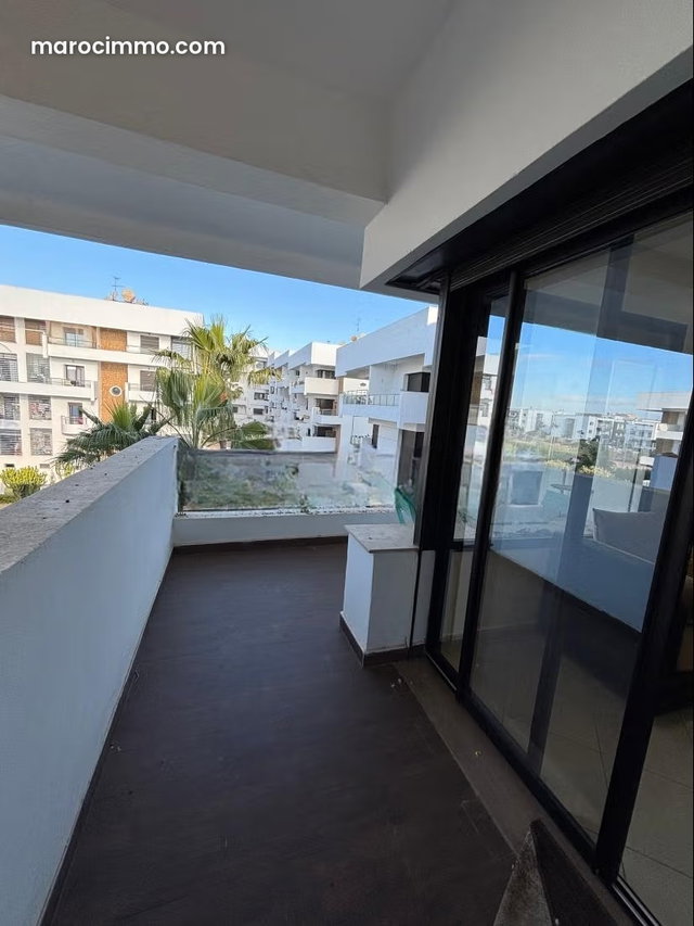 Appartement en vente à Dar Bouazza. 2 belles chambres. Bien meublé — 2
