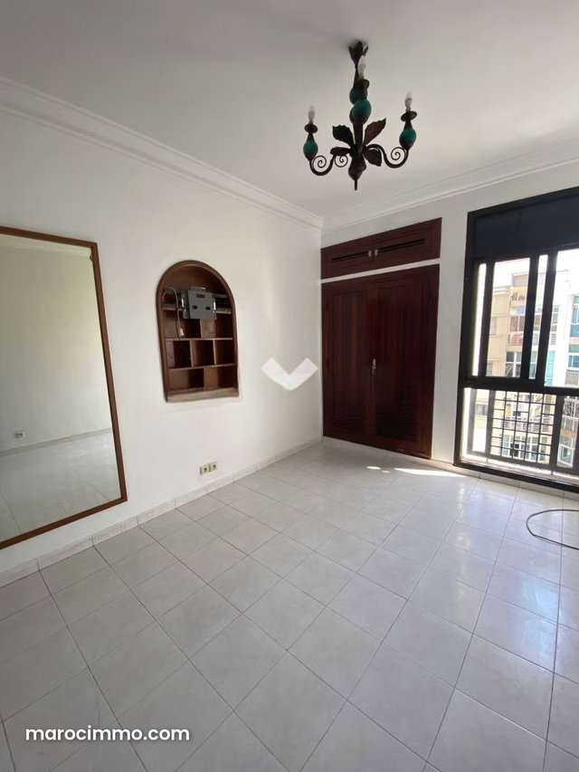 Appartement à Vendre de 125.0 m² à Casablanca, Hopitaux — 2