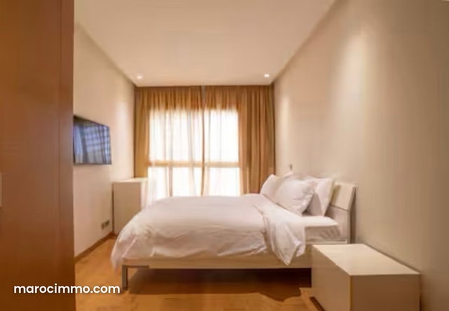 Luxurious New Apartment in the Heart of CFC — 4