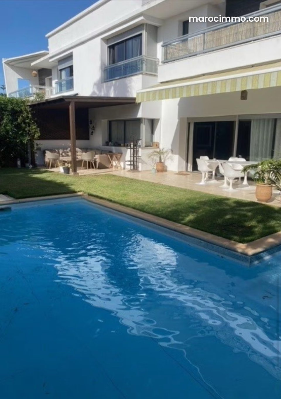 Villa for Sale in Dar Bouazza 641 m²