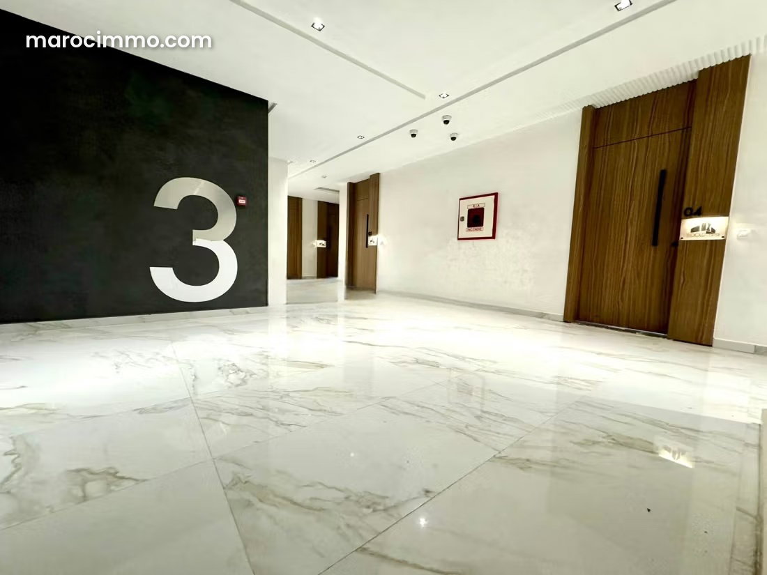 Bureau 73 m² avec parking, Californie, Casablanca — Casablanca
