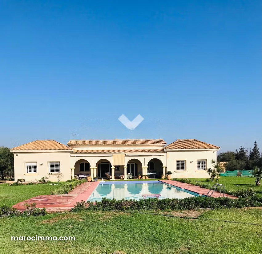 3-Bedroom Villa on 1 Hectare for Sale in Central Bouskoura — Bouskoura