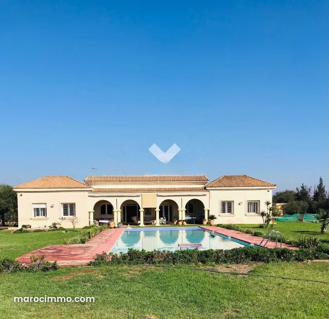 Villa à Vendre de 10520.0 m² à Bouskoura, Bouskoura — Bouskoura