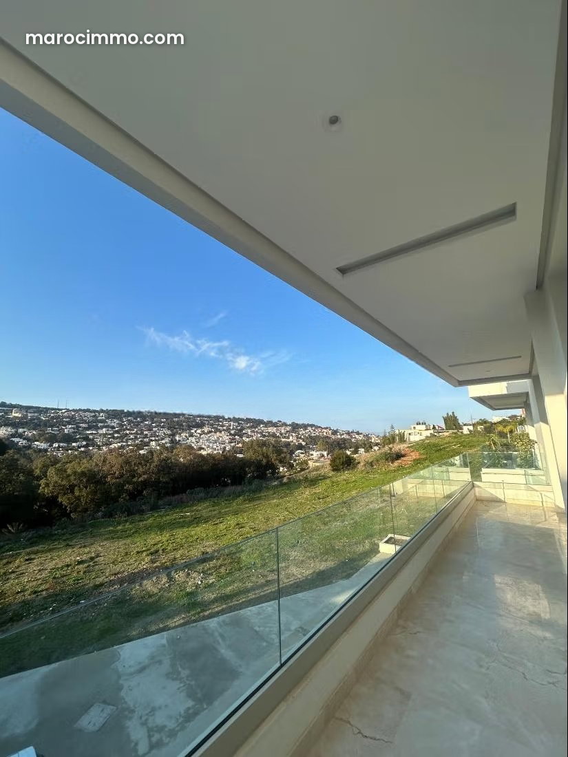 200 m² Apartment, 3 Bedrooms, Terrace and Mountain Views, California, Tangier — Tangier