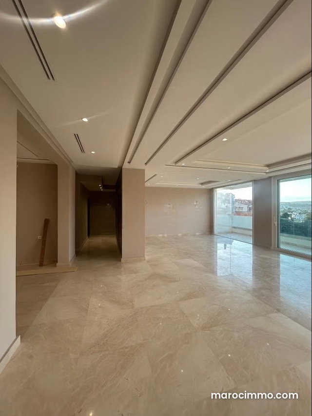 Luxury Apartment for Rent with Terrace — 3