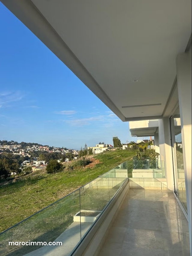 Luxury Apartment for Rent with Terrace — 2