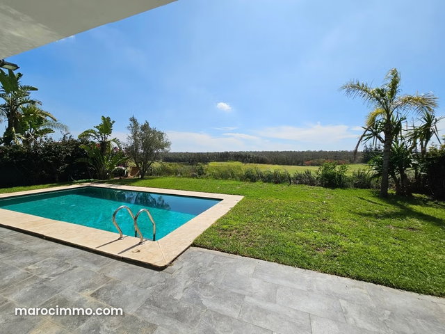 Villa t5 vide de 600m² front golf et foret 4 ch — 2