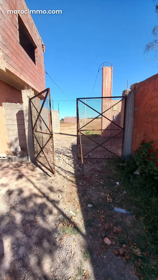 Terrain avec maison semi finie à vendre – Route de l'Ourika, Marrakech — 3