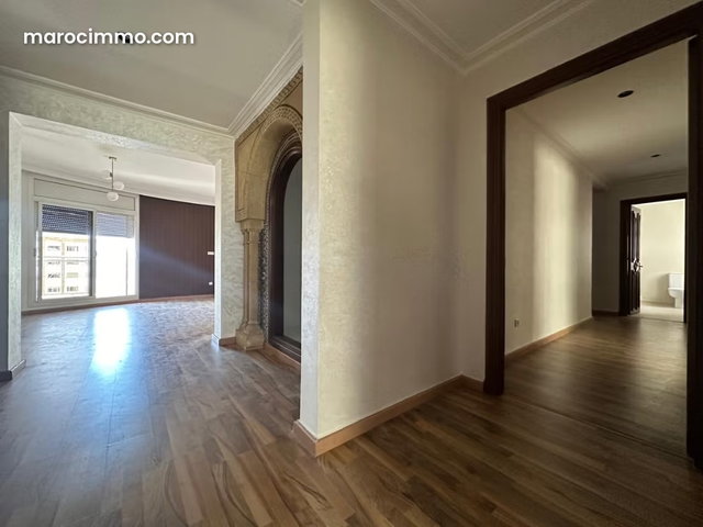 Location d'un appartement à Haut Agdal. Surface de 180 m². Bien meublé — 4