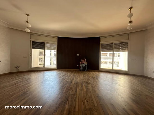 Location d'un appartement à Haut Agdal. Surface de 180 m². Bien meublé — 2