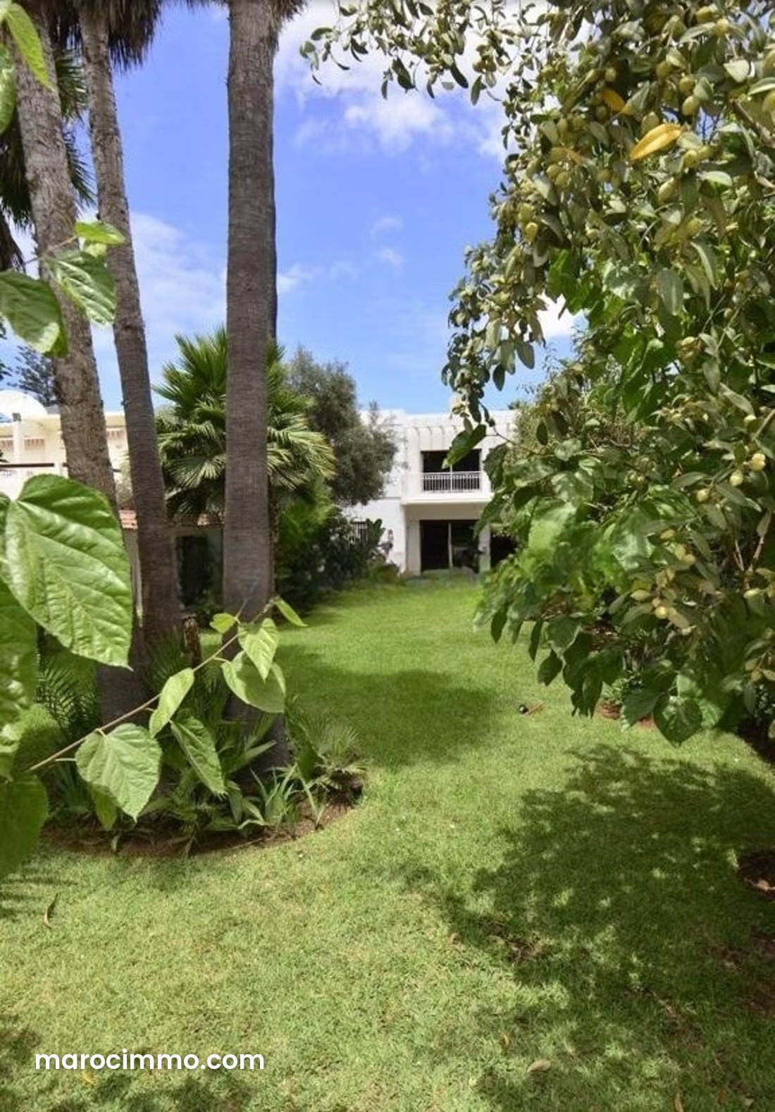 350 sqm Villa with Garden and Pool, Oasis, Casablanca — Casablanca