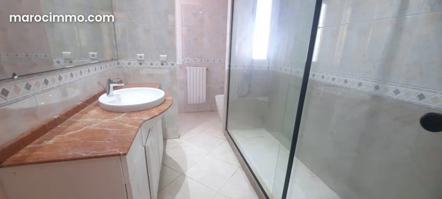 Beautifully Sunlit Villa for Rent in Ain Diab with a Large Garden — 5