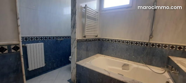 Beautifully Sunlit Villa for Rent in Ain Diab with a Large Garden — 3