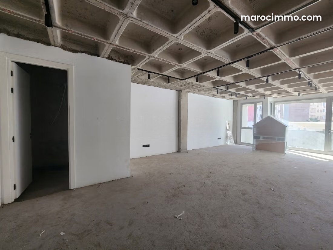 55 sqm office with terrace and parking, Oasis, Casablanca — Casablanca