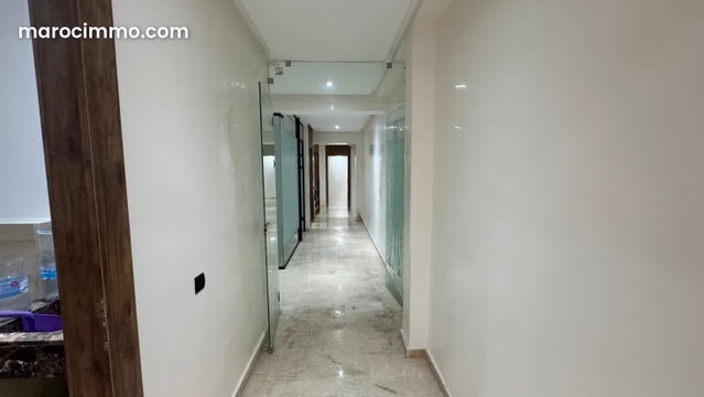 Commercial Space for Sale in Palmier. 190 m² Area — 4