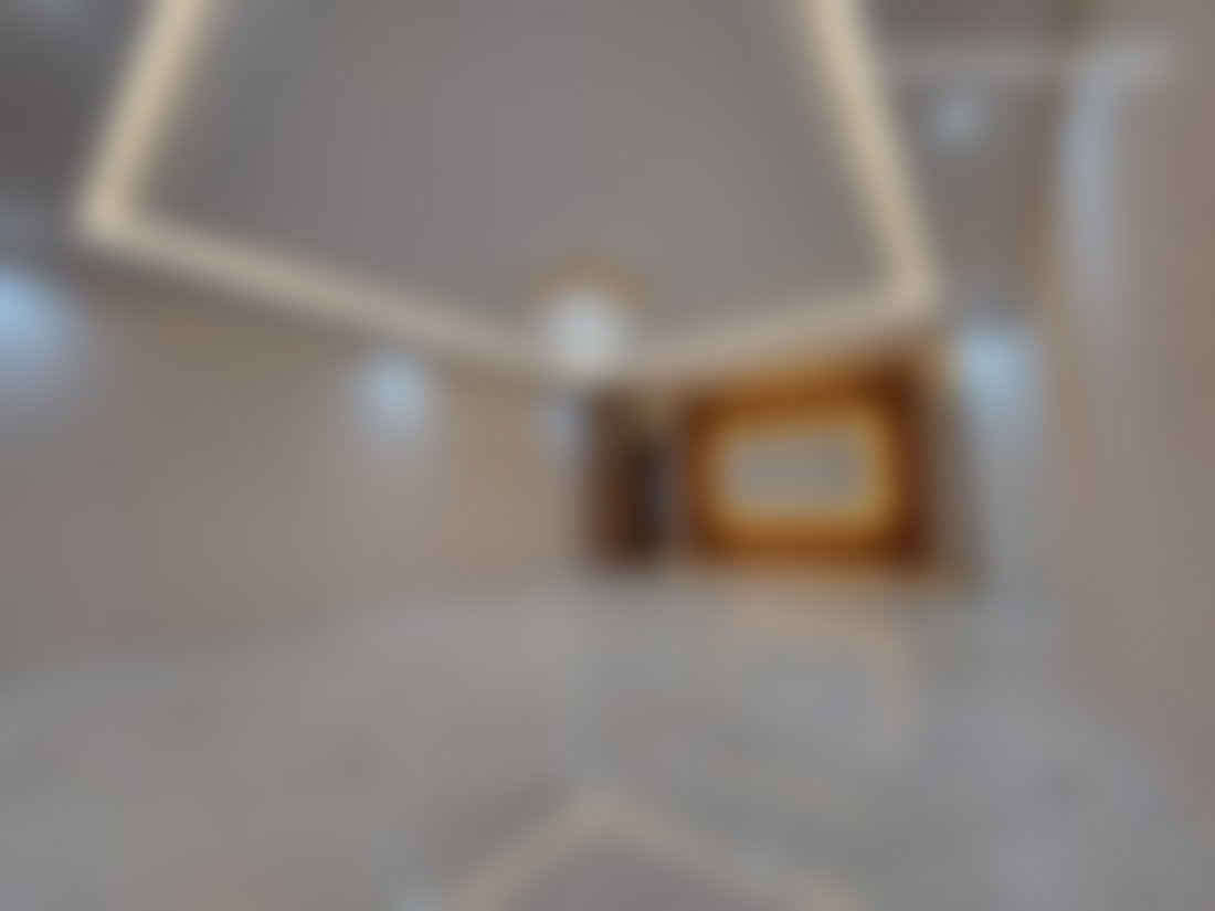 شقة فسيحة بترّاس وكراج في حي مرجان 2 بمكناس