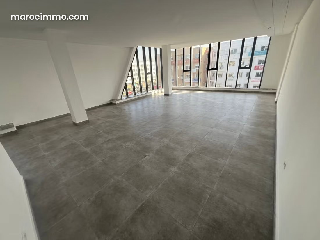 Bureau lumineux 80 m² à louer à Californie Casablanca — Casablanca