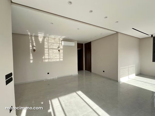 Superb Apartment with Very Large Terrace for Rent in Agdal and — 4